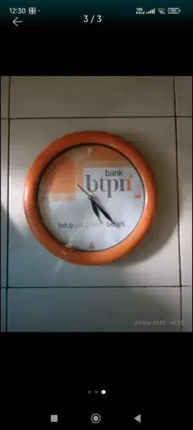 Jam dinding tembok