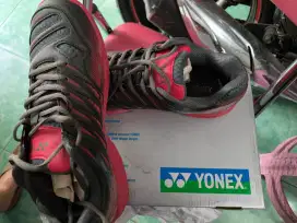 Sepatu Yonex Badminton