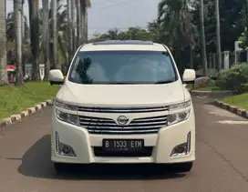 Elgrand 2.5 HWS AT 2013 Putih