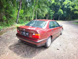 BMW 320i 1994 M50B20