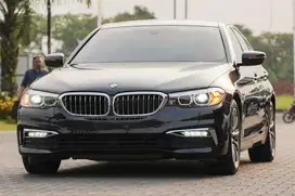 Pride & Power! BMW 520i Luxury G30 2018 Black 320i c300 e300 x5