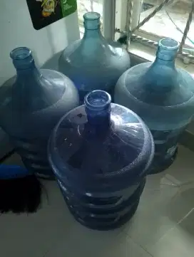 Galon Aqua mulus