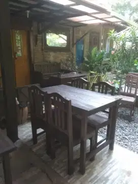 Dijual dua set meja tamu plus kursi