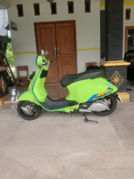 Vespa Primavera S like New
