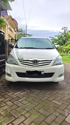 TOYOTA KIJANG INNOVA 2011