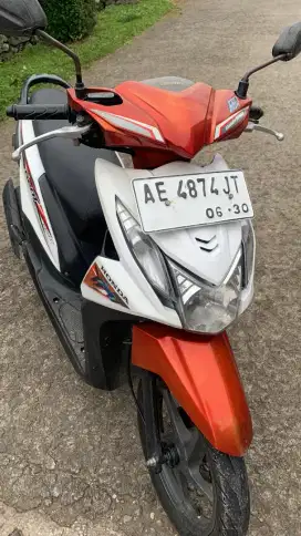di jual honda beat tahun2015 surat hidup pajaknya baru plt AE Ngawi