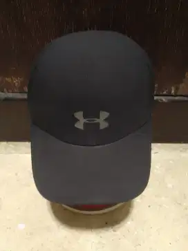Topi under armor running original second bekas