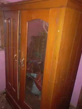 lemari kayu bekas