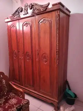 LEMARI DAN MEJA RIAS JATI 100%