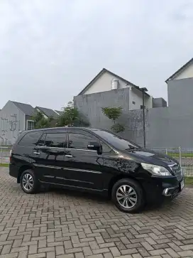 TOYOTA GRAND INNOVA BENSIN TIPE V 2015 EDISI TERAKHIR