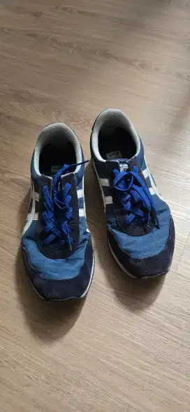 Sepatu pria onitsuka asli