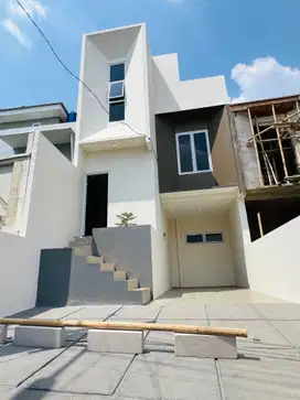 RUMAH BARU MEWAH KONSEP SPLIT LEVEL GRATIS BIAYADI CILANGKAP JAktim