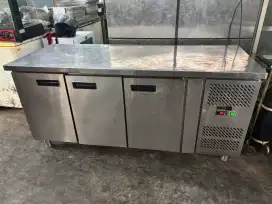 Under counter chiller mastercool 3 pintu