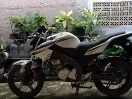 Yamaha Vixion ks 2014 B Depok km rendah jarang pakai surat lengkap