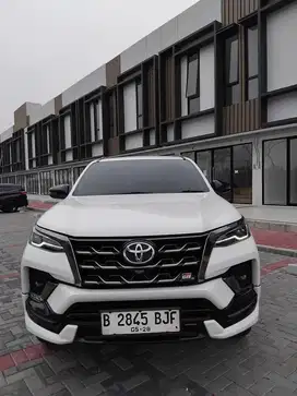 FORTUNER 4x4 GR SPORT MATIC 2023