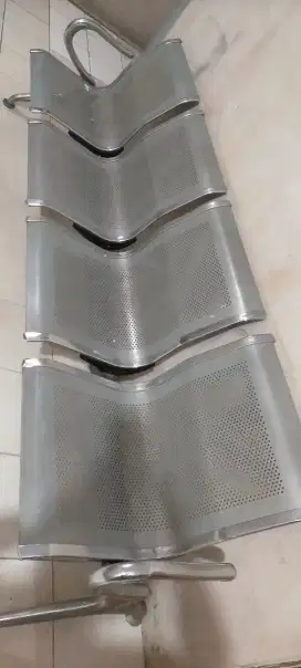 Kursi duduk buat tunggu