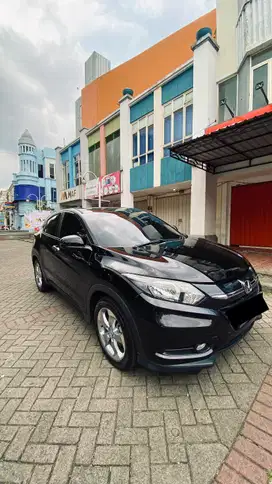 HRV E 1.5 CVT AT 2017 HITAM