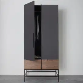 Lemari Pakaian Modern Industrial
