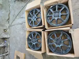 Velg Ayla Original R14 Original 2024 tangan pertama