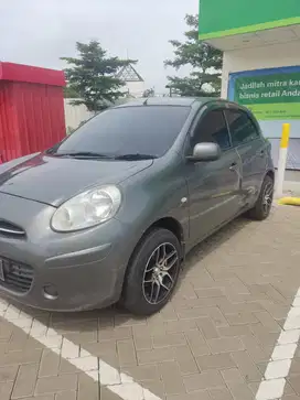 Nissan March 2011 Bensin