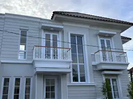 JUAL RUMAH HOEK DI GRANADA MENAGIO GADING SERPONG