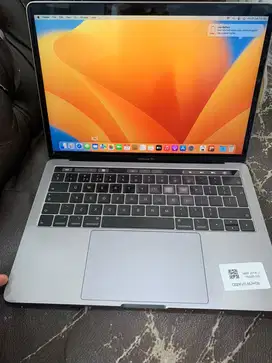 Macbook pro 2018 i7 16/256
