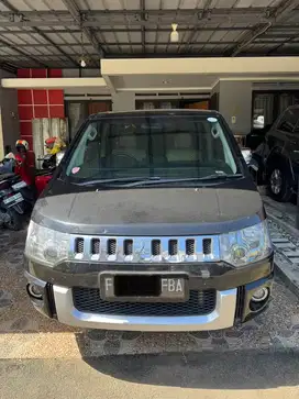 Mitsubishi Delica 2.0 Royal (4x2) AT 2016