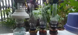 Lampu minyak antik