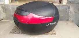 Box keren Shad SH33 kapasitas besar