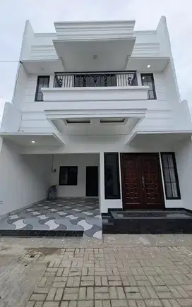 DIJUAL RUMAH MEWAH STRATEGIS 2 LANTAI JARANG ADA (CJR) JAKARTA SELATAN