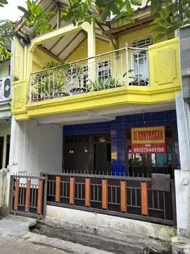 DI KONTRAKAN RUMAH KELUARGA