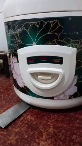 Rice cooker/penanak nasi