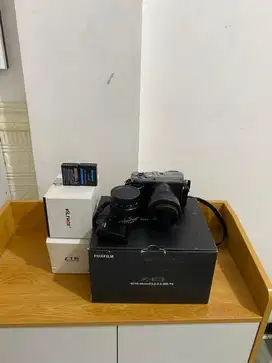 Dijual fujifilm xe3 + lensa + aksesorisnya