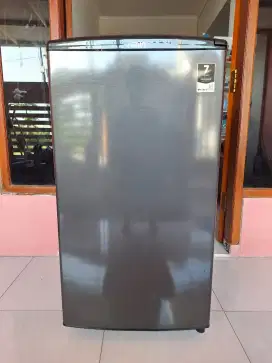 Kulkas freezer Aqua aqf-s4