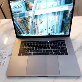 Hanya membalas Pas deal aja MacBook Pro 15inch dual VGA i7 touch bar