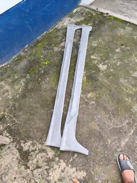 Di jual body Kit kanan & kiri. Untuk Vios, limo, yaris.