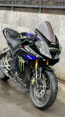 Dijual R15 tahun 2020,kondisi terawat dan mulus