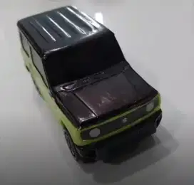 Miniatur mobil bekas