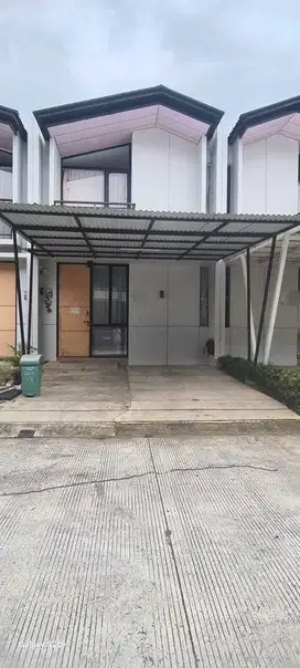 DIjual Rumah Cendana Parc di Lippo Karawaci Tangerang Hadap Timur