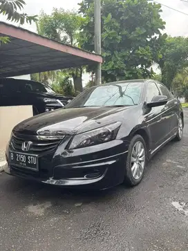 Honda Accord bekas 2011