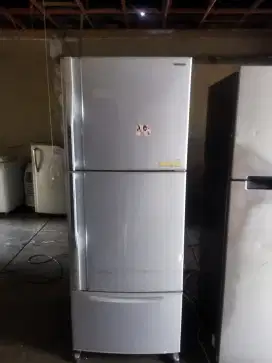 Kulkas Toshiba Jumbo 3 Pintu Mulus