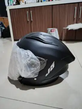Helm mla j5,kondisi baru