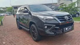 Toyota Fortuner Vrz TRD Sportivo At Diesel Tahun 2020  Warna Hitam
