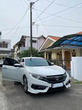 CIVIC PRESTIGE TURBO MATIC 2017