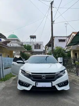 CIVIC PRESTIGE TURBO MATIC 2017