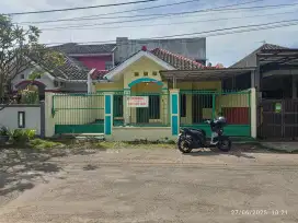 Di Sewa Rumah 2 Lantai Cocok buatRumah tinggal/kantor/gudang