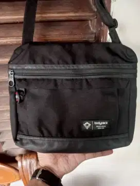 Tas slempang bodypack