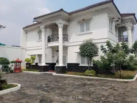 DI JUAL RUMAH MEWAH 2 LANTAI DI BEJI DEPOK