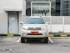 TOYOTA FORTUNER 2.7 G LUX AT 2010