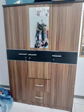 lemari baju pakaian
